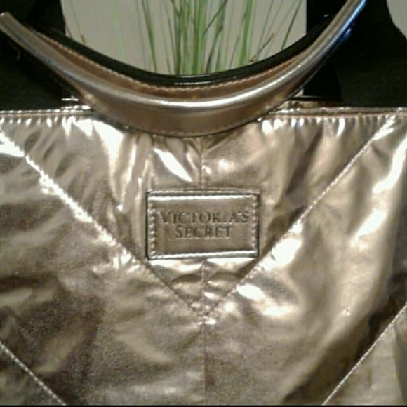 Victoria's Secret Puffer Tote. - Picture 6 of 6